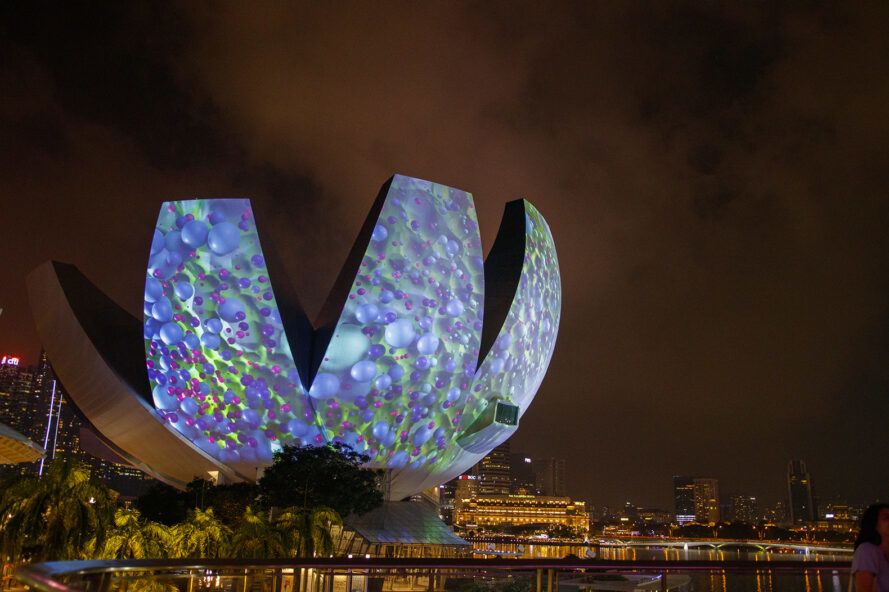 Large light display brings eco-action to the Marina Bay