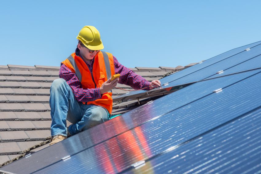 Should You Pick a Local or National Solar Installer?