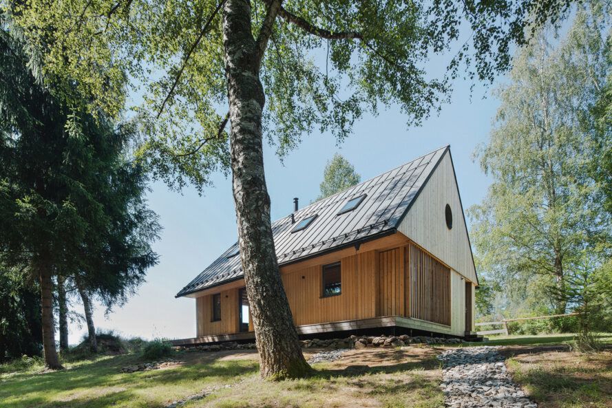 CLT clad lakeside cabin is the getaway we all want
